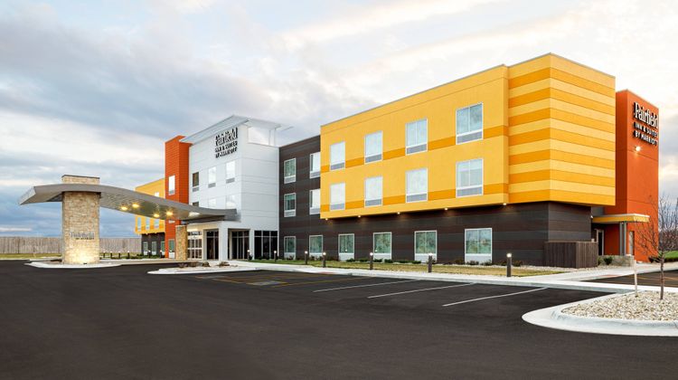 Fairfield Inn & Suites Salina Exterior