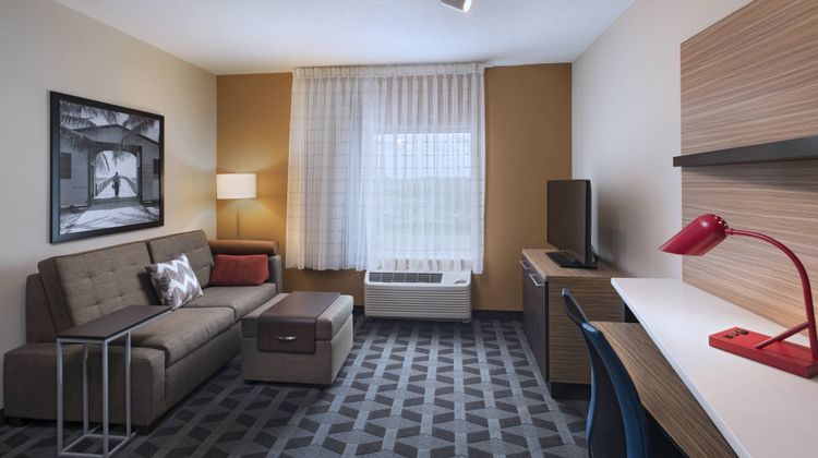 TownePlace Suites by Marriott Naples Suite