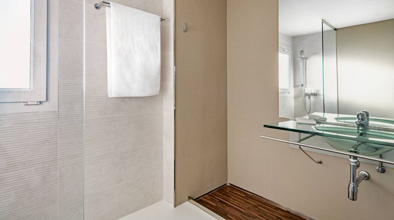 <b>AC Hotel La Linea Room</b>. Images powered by <a href="https://www.leonardoworldwide.com/" title="Leonardo Worldwide" target="_blank">Leonardo</a>.