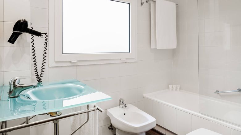 <b>AC Hotel La Linea Room</b>. Images powered by <a href="https://www.leonardoworldwide.com/" title="Leonardo Worldwide" target="_blank">Leonardo</a>.