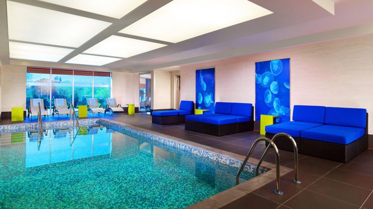 aloft Bursa Hotel Pool
