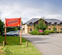 Premier Inn Bedford (Priory Marina) Exterior
