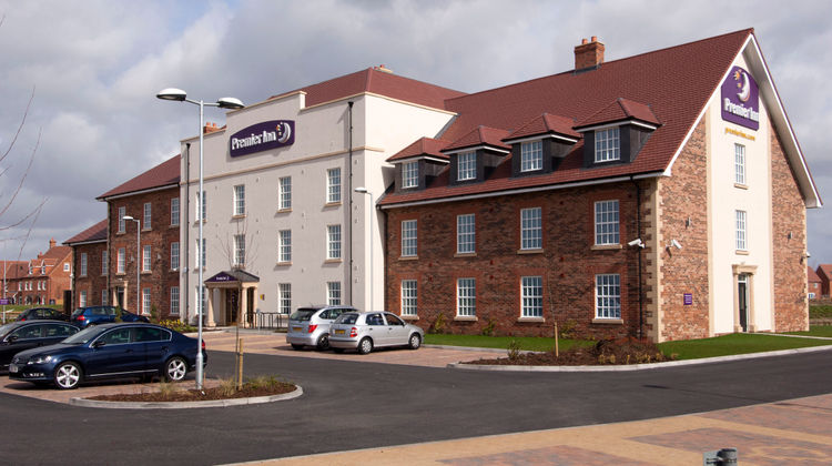 Premier Inn Bedford South (A421) Exterior