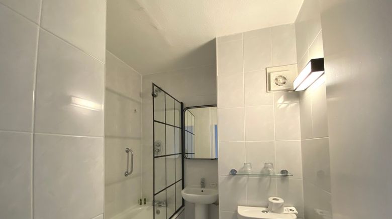 <b>The Normandy Hotel Room</b>. Images powered by <a href="https://www.leonardoworldwide.com/" title="Leonardo Worldwide" target="_blank">Leonardo</a>.