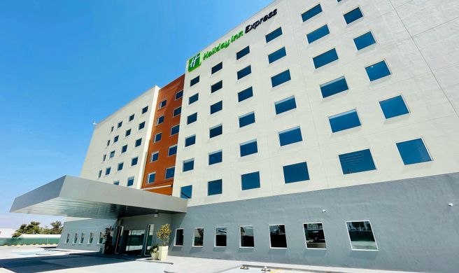 Holiday Inn Express Vallarta Poniente Exterior