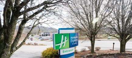 Holiday Inn Express Exterior