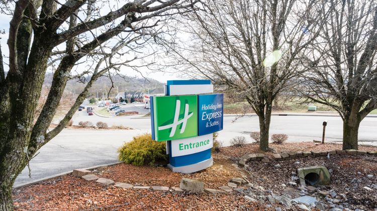 Holiday Inn Express Exterior