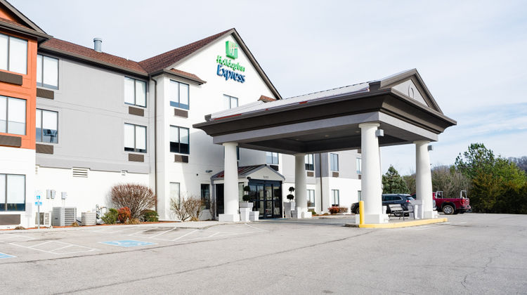 Holiday Inn Express Exterior