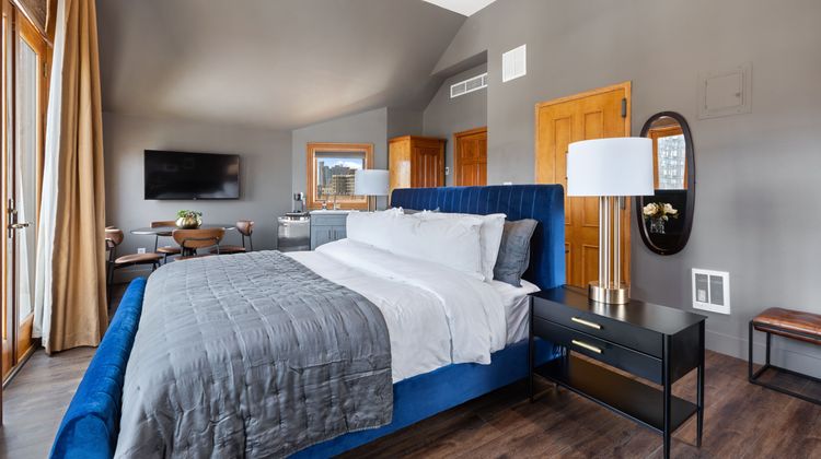 Historic Blue Moon Hotel Room