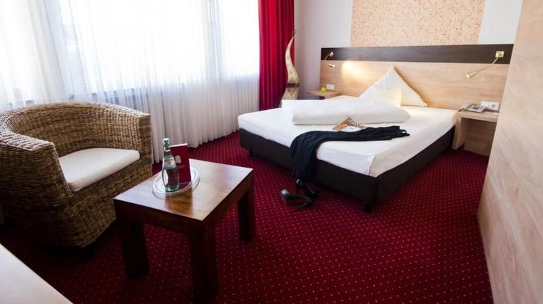 <b>Hotel Cascade Room</b>. Images powered by <a href="https://www.leonardoworldwide.com/" title="Leonardo Worldwide" target="_blank">Leonardo</a>.