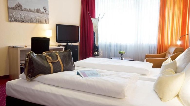 <b>Hotel Cascade Room</b>. Images powered by <a href="https://www.leonardoworldwide.com/" title="Leonardo Worldwide" target="_blank">Leonardo</a>.