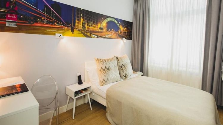 Mozaic Hotel Room