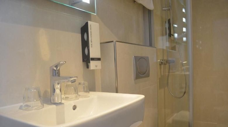 <b>Hotel Cordial Room</b>. Images powered by <a href="https://www.leonardoworldwide.com/" title="Leonardo Worldwide" target="_blank">Leonardo</a>.