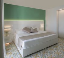 Lloyd's Baia Hotel Room