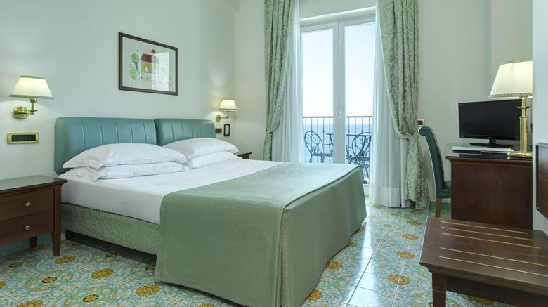 <b>Lloyd's Baia Hotel Room</b>. Images powered by <a href="https://www.leonardoworldwide.com/" title="Leonardo Worldwide" target="_blank">Leonardo</a>.