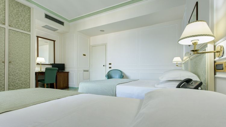 Lloyd's Baia Hotel Room