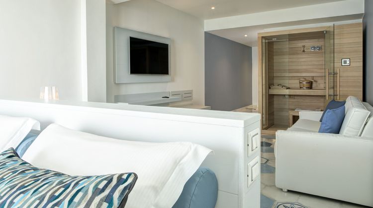Lloyd's Baia Hotel Room