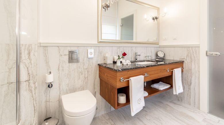 <b>Le Premier Room</b>. Images powered by <a href="https://www.leonardoworldwide.com/" title="Leonardo Worldwide" target="_blank">Leonardo</a>.