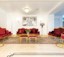 Le Premier Lobby