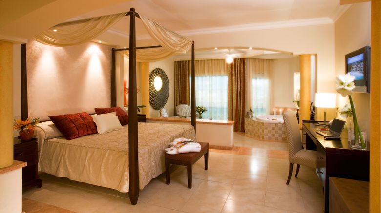 <b>Hotel Majestic Elegance Punta Cana Room</b>. Images powered by <a href="https://www.leonardoworldwide.com/" title="Leonardo Worldwide" target="_blank">Leonardo</a>.
