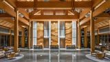 Sheraton Maoming Hot Spring Resort Lobby