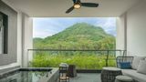 Sheraton Maoming Hot Spring Resort Room