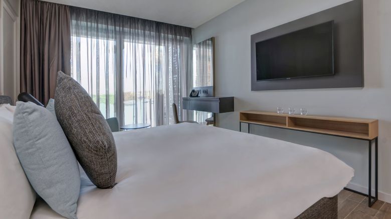<b>Land's End Boutique Hotel Room</b>. Images powered by <a href="https://www.leonardoworldwide.com/" title="Leonardo Worldwide" target="_blank">Leonardo</a>.
