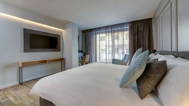 <b>Land's End Boutique Hotel Room</b>. Images powered by <a href="https://www.leonardoworldwide.com/" title="Leonardo Worldwide" target="_blank">Leonardo</a>.