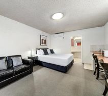 City Reach Motel Room