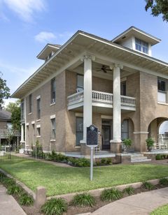 Katy House Bed & Breakfast