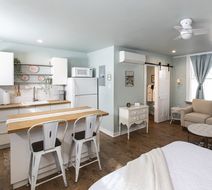 Katy House Bed & Breakfast Room