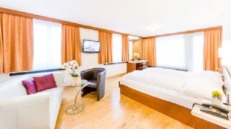 <b>Hotel Linde Room</b>. Images powered by <a href="https://www.leonardoworldwide.com/" title="Leonardo Worldwide" target="_blank">Leonardo</a>.