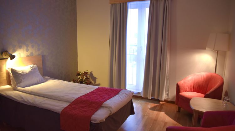 Arjang Hotel Room