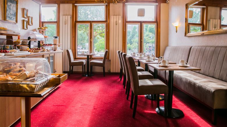 <b>Atlanta Hotel Restaurant</b>. Images powered by <a href="https://www.leonardoworldwide.com/" title="Leonardo Worldwide" target="_blank">Leonardo</a>.