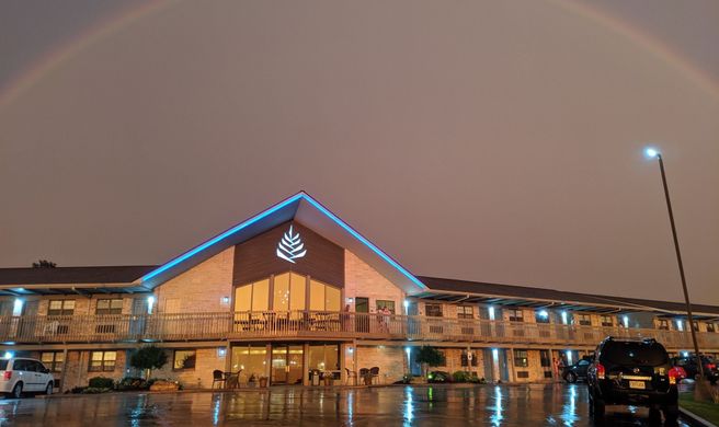 PINEMARK Inn & Suites Exterior