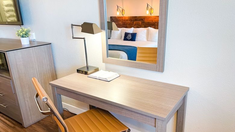 <b>PINEMARK Inn & Suites Room</b>. Images powered by <a href="https://www.leonardoworldwide.com/" title="Leonardo Worldwide" target="_blank">Leonardo</a>.