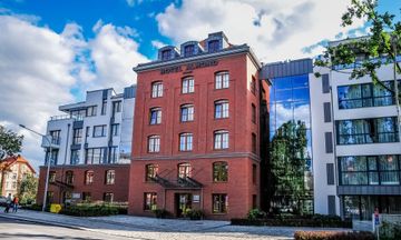 Almond Hotel Business & Spa