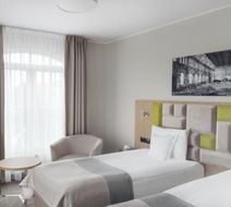 Almond Hotel Business & Spa Room