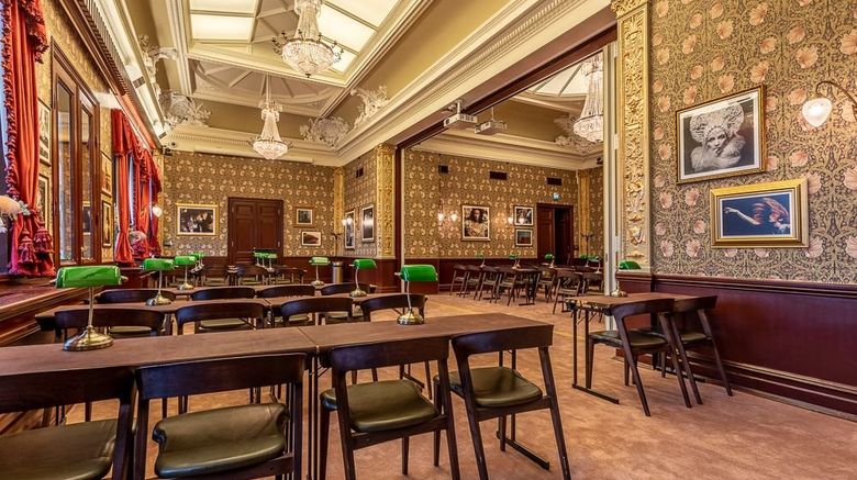 <b>Hotel Pigalle Meeting</b>. Images powered by <a href="https://www.leonardoworldwide.com/" title="Leonardo Worldwide" target="_blank">Leonardo</a>.