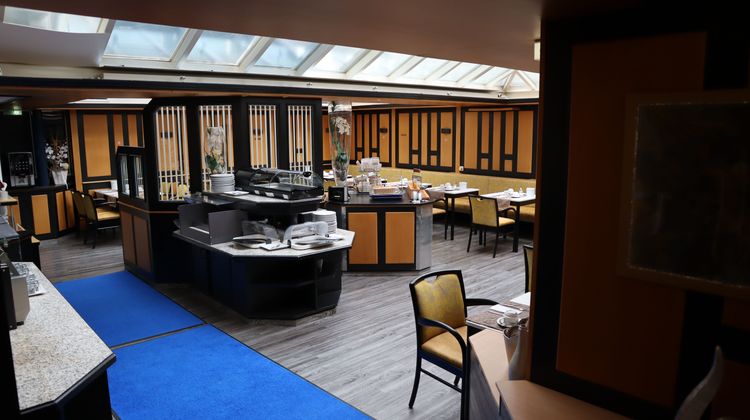 Avenue Hotel Restaurant
