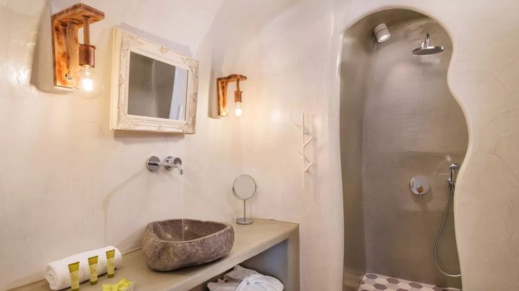 Kassimatis Studios Room