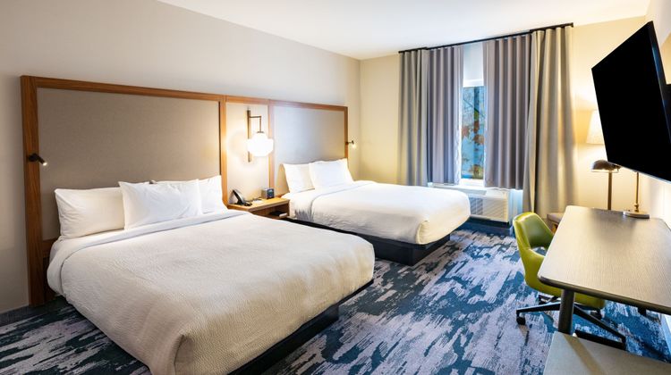 Fairfield Inn and Suites Rome Room