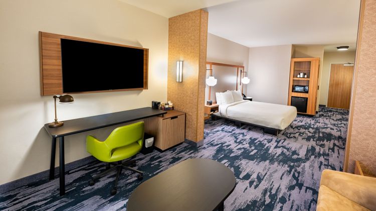 Fairfield Inn and Suites Rome Suite