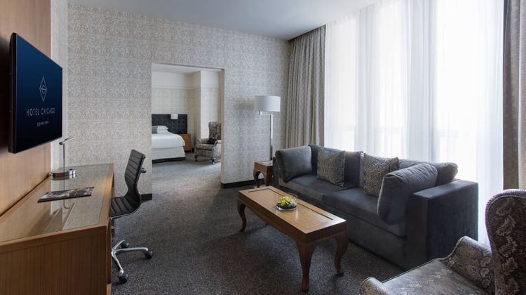 Hotel Chicago, Autograph Collection Suite