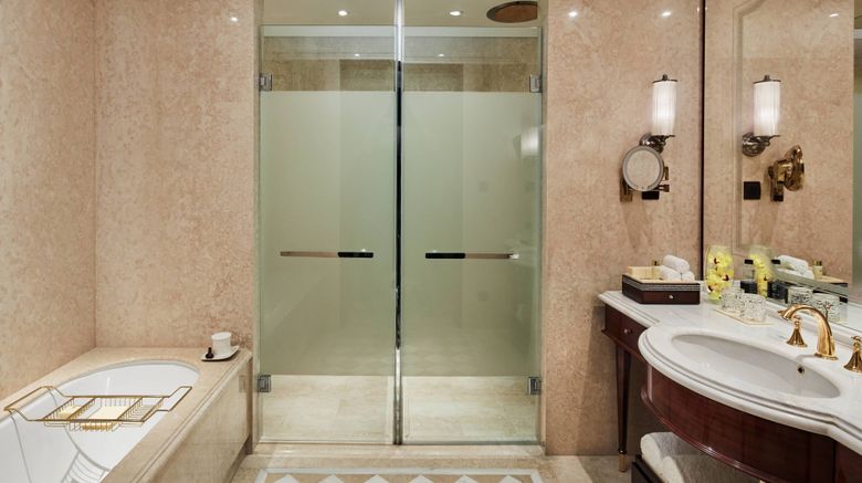 <b>The Ritz-Carlton Pune Room</b>. Images powered by <a href="https://www.leonardoworldwide.com/" title="Leonardo Worldwide" target="_blank">Leonardo</a>.