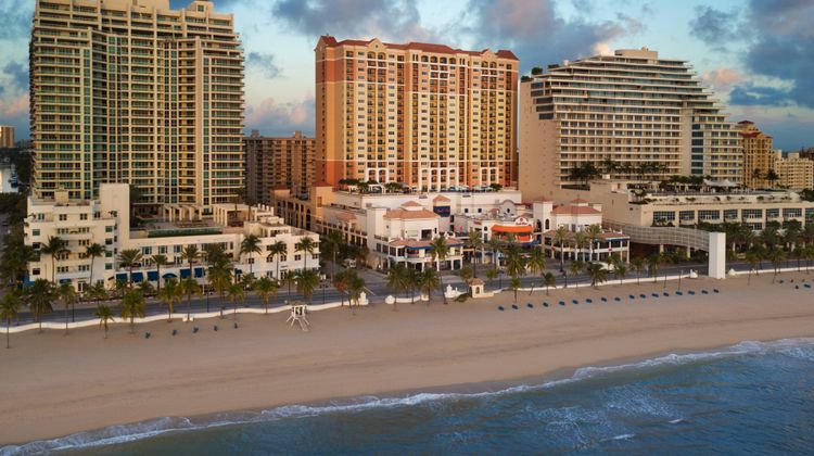 Marriott's BeachPlace Towers Exterior
