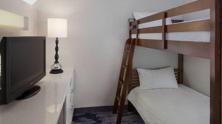 Fairfield Inn & Suites Suite