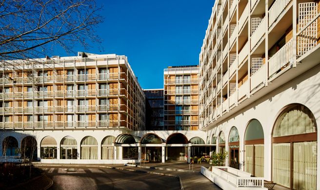 London Marriott Hotel Regents Park Exterior