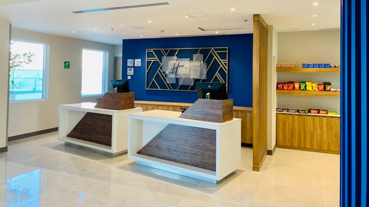 Holiday Inn Express Vallarta Poniente Lobby