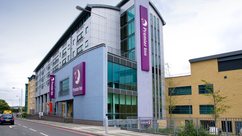 <b>Premier Inn London Wimbledon South Exterior</b>. Images powered by <a href="https://www.leonardoworldwide.com/" title="Leonardo Worldwide" target="_blank">Leonardo</a>.